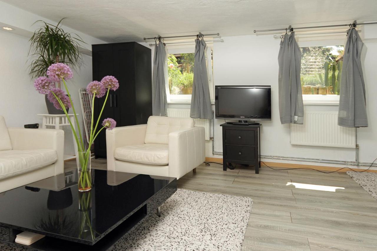 Cozy Souterrain-Half-Basement-Apartment Included 2 Bicycles Berlijn Buitenkant foto